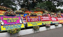 Ribuan Karangan Bunga Dari Warga, Djarot: Lebih Baik Begini - JPNN.com
