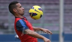 Mau Pilih Madura United atau Persebaya, Raphael Maitimo? - JPNN.com