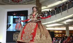 Madame van Java Gebrak Panggung Exotica Kebaya - JPNN.com