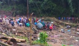 Sudah 10 Korban Jiwa Banjir Bandang Dievakuasi, 2 Masih Hilang - JPNN.com