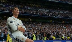 Ronaldo: Berikan Tepuk Tangan, Jangan Siulan - JPNN.com