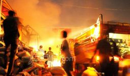 Kebakaran di Jatinegara, Empat Orang Meninggal Dunia - JPNN.com
