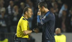 Cuneyt Cakir, Wasit Asal Turki Itu Lebih Hoki Buat Real Madrid - JPNN.com