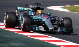 Jalan ke Ferrari Tertutup, Hamilton Sebut Mercedes Tim Impian - JPNN.com