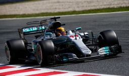 Hamilton Start Paling Depan di GP Spanyol - JPNN.com