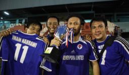 Tim Pers Kemenpora Juara Invitasi Sepakbola Antarforum Wartawan 2017 - JPNN.com