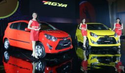 Toyota Pimpin Penjualan Mobil, Honda Posisi 3 - JPNN.com