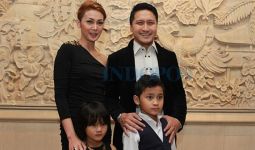 Arie Untung Ingin Ajak Keluarga Umrah Lagi - JPNN.com