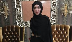 Pakai Hijab Masih ada yang Nyinyir, Tiara Dewi: Jangan Bikin Sampah Say - JPNN.com