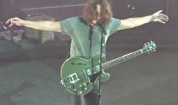 Chris Cornell Gantung Diri Usai Bawakan Lagu Sarat Pesan Kepedihan dan Kematian - JPNN.com
