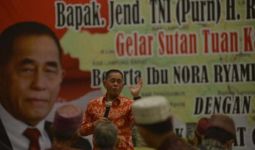 Menhan Dapat Gelar Sutan Tuan Kaca Marga dari Warga Lampung - JPNN.com