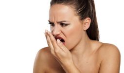 4 Penyebab Bau Mulut tak Sedap dan Cara Mengatasinya - JPNN.com