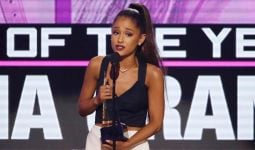 Pelukan Hangat Ariana Grande Untuk Para Korban Bom - JPNN.com