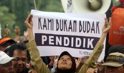 400 Ribuan Honorer K2 Berharap Revisi UU ASN Berujung Menyenangkan - JPNN.com