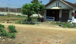 Luas Tanah Berkurang, Satu Keluarga Bertahan di Lahan Tol Batang-Semarang - JPNN.com