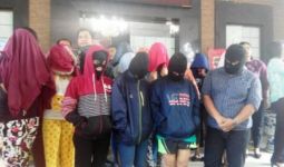Sisir Bandar Baru, Polisi Amankan 16 Perempuan Cantik dan 12 Kondom - JPNN.com