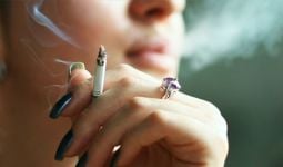 Operasi Plastik Bisa Membantu Berhenti Merokok? - JPNN.com