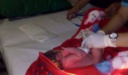 Bayi Malang Itu Dibuang ke Tumpukan Sampah - JPNN.com