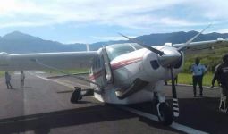 Pesawat Tergelincir di Puncak, Roda dan Ekornya Patah - JPNN.com