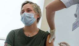 Indonesia Kini Termasuk Negara yang Gratiskan Vaksin COVID-19 Untuk Rakyatnya - JPNN.com