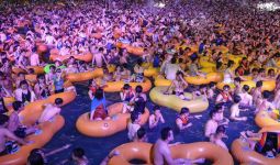 Ribuan Warga Wuhan Berpesta Setelah Tiga Bulan Bebas dari COVID-19 - JPNN.com