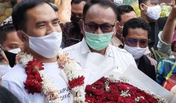 Disambut Keluarga dan Indah Sari, Saipul Jamil Tinggalkan Lapas dengan Hati Lega - JPNN.com