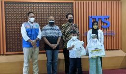 Sebanyak 32 Anak Yatim Korban Covid-19 Menerima Beasiswa dari YMI ITS - JPNN.com