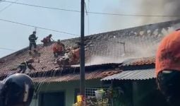 11 Rumah Dinas TNI AD Terbakar, Diduga Akibat Korsleting Listrik - JPNN.com