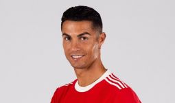 Cristiano Ronaldo Rebut Nomor Punggung 7, Edinson Cavani Dapat Angka Ini - JPNN.com