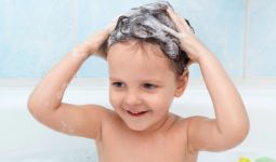 Catat Nih! 5 Rekomendasi Sampo Penumbuh Rambut Bayi Tercepat dan Aman Dipakai - JPNN.com