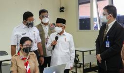 Dikunjungi Wapres Ma'ruf Amin, Siswa-Siswi di Sekolah Ini Sangat Senang - JPNN.com