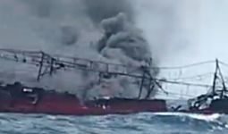 Kapal Terbakar di Perairan Tanimbar, 2 Orang Tewas, 25 ABK Lainnya Hilang - JPNN.com