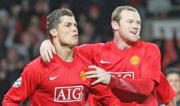 Wayne Rooney Sebut Cristiano Ronaldo Bisa Samai Capaian Ryan Giggs - JPNN.com