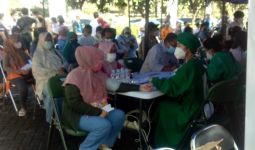 Serbuan Vaksinasi Drive Thru TNI Disambut Warga dengan Antusias, Dikunjungi Putri Indonesia 2020 - JPNN.com