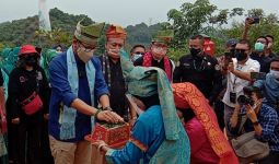 Menparekraf Kunjungi Desa Wisata Binaan SKK Migas-PHR, Menyampaikan Rasa Bangga - JPNN.com