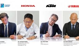 Piaggio, Honda, Yamaha, dan KTM Membangun Konsorsium Pertukaran Baterai Motor Listrik - JPNN.com