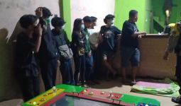 8 Remaja Digerebek saat Asyik Berbuat tak Terpuji di Warung Tuak - JPNN.com