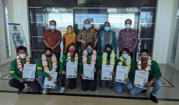 9 Mahasiswa UM Surabaya Berlaga di PON XX Papua, Kampus Berikan Dukungan Uang Saku - JPNN.com