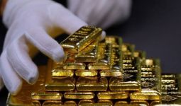 Harga Emas Jeblok, Turun ke Level Terendah dalam 7 Minggu - JPNN.com