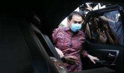 Azis Syamsuddin Ditangkap KPK, Disuruh Mandi Dulu - JPNN.com