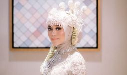 Melly Goeslaw Kabulkan Permintaan Netizen, Bikin Lagu untuk Lesti Kejora - JPNN.com