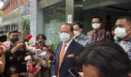 Luhut Binsar Menyerahkan 12 Barang Bukti ke Penyidik, Apa Saja? - JPNN.com