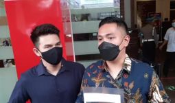 Jonathan Frizzy Mengaku Korban KDRT, Tak Cuma Sekali, Nih Buktinya - JPNN.com