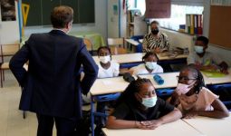 Tanpa Vaksinasi, Prancis Izinkan Siswa SD Tak Pakai Masker - JPNN.com