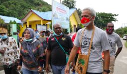 Datangi Kampung Peradaban di Papua, Ganjar Pranowo Bawa Harapan Baru - JPNN.com