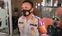 Motif Pembacokan di Depan SDN 23 Terungkap, Istri Pelaku Dilarikan Anak Korban - JPNN.com