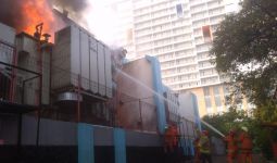 Gardu Induk PLN di Jakbar Terbakar, Maaf, Listrik di Sejumlah Wilayah Padam - JPNN.com