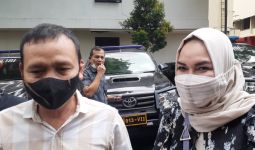 Ayah Rozak Bocorkan Tanggal dan Konsep Pernikahan Adik Ayu Ting Ting - JPNN.com