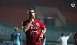 Diwarnai Penundaan Kick-Off, Persija Sementara Unggul 1-0 atas Borneo FC - JPNN.com