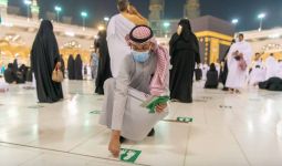 Arab Saudi Akhiri Restriksi Pandemi, Berdoa di Masjidilharam Tak Perlu Izin Lagi - JPNN.com